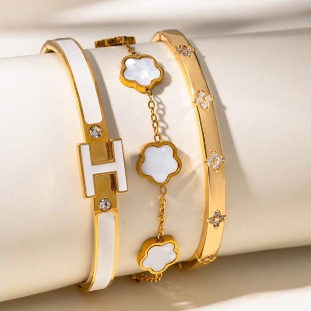Diamond star bangle Q744 - Picture 2 of 7